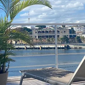 Frente A La Zona Colonial, Apartamento